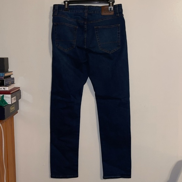 🌹IZOD COMFORT STRETCH STRAIGHT FIT JEANS - Picture 4 of 7